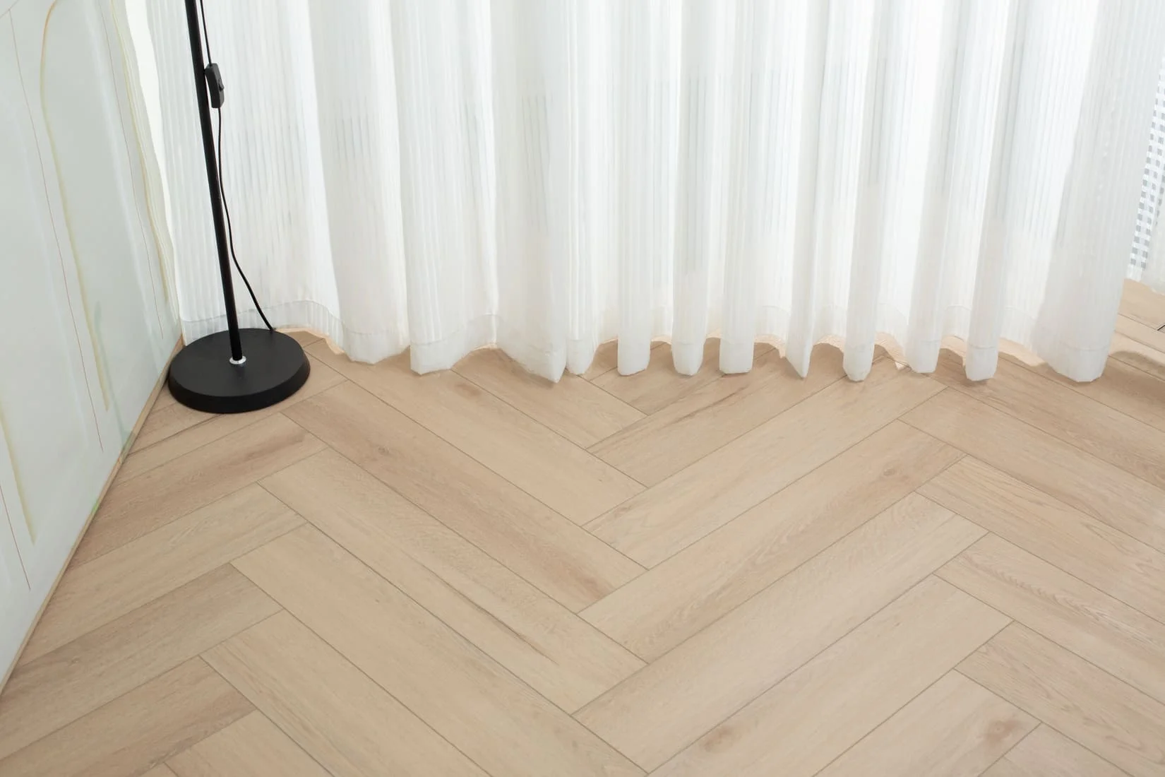 Плитка SPC "OneFloor" 3032 А,В  ЁЛКА (640*128*4 мм) — купить в Ногинске