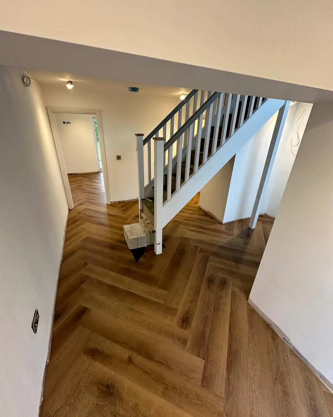 Кварцвиниловая плитка "Invictus" Royal Oak Mocca (406*102*2мм) — купить в Ногинске