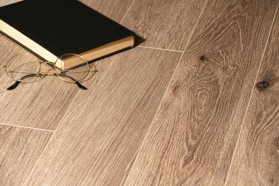 Виниловый ламинат "Bonkeel" Style Дуб Матира (1200*125*4 мм) — купить в Ногинске