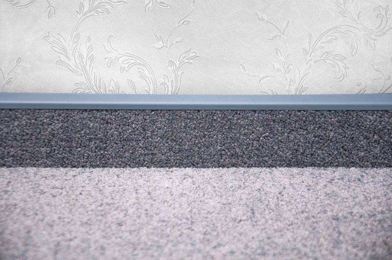 Плинтус для ковролина "Korner" Listwa графит (2500*13,8*50 мм) — купить в Ногинске