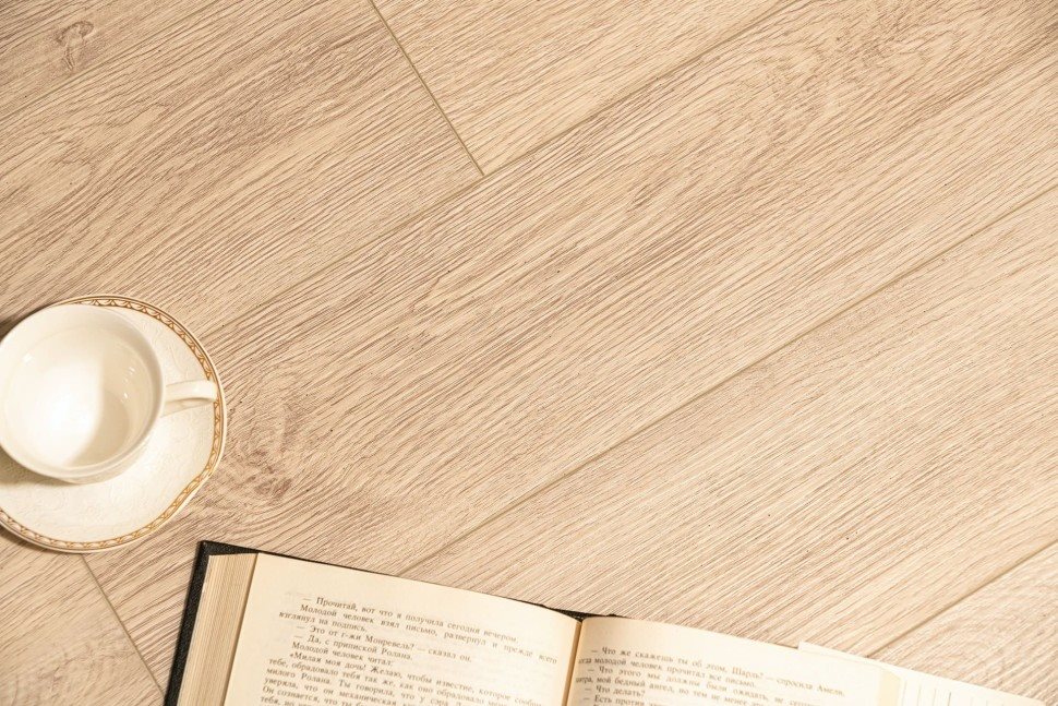 Виниловый ламинат "Bonkeel" Style Дуб Гарднер (1200*125*4 мм) — купить в Ногинске