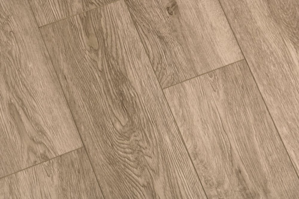 LVT плитка "Profield" Дуб Мадейра (915,4*152,4*2,5 мм) — купить в Ногинске